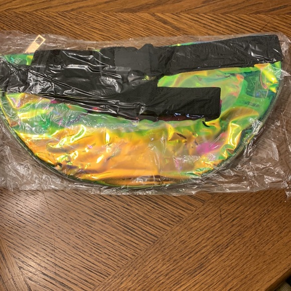 MONAT Fanny Pack - Picture 2 of 2